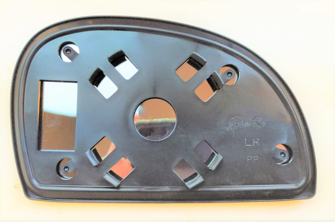 AYNA CAMI HYUNDAİ ACCENT 2003-2006 ISITMALI SOL