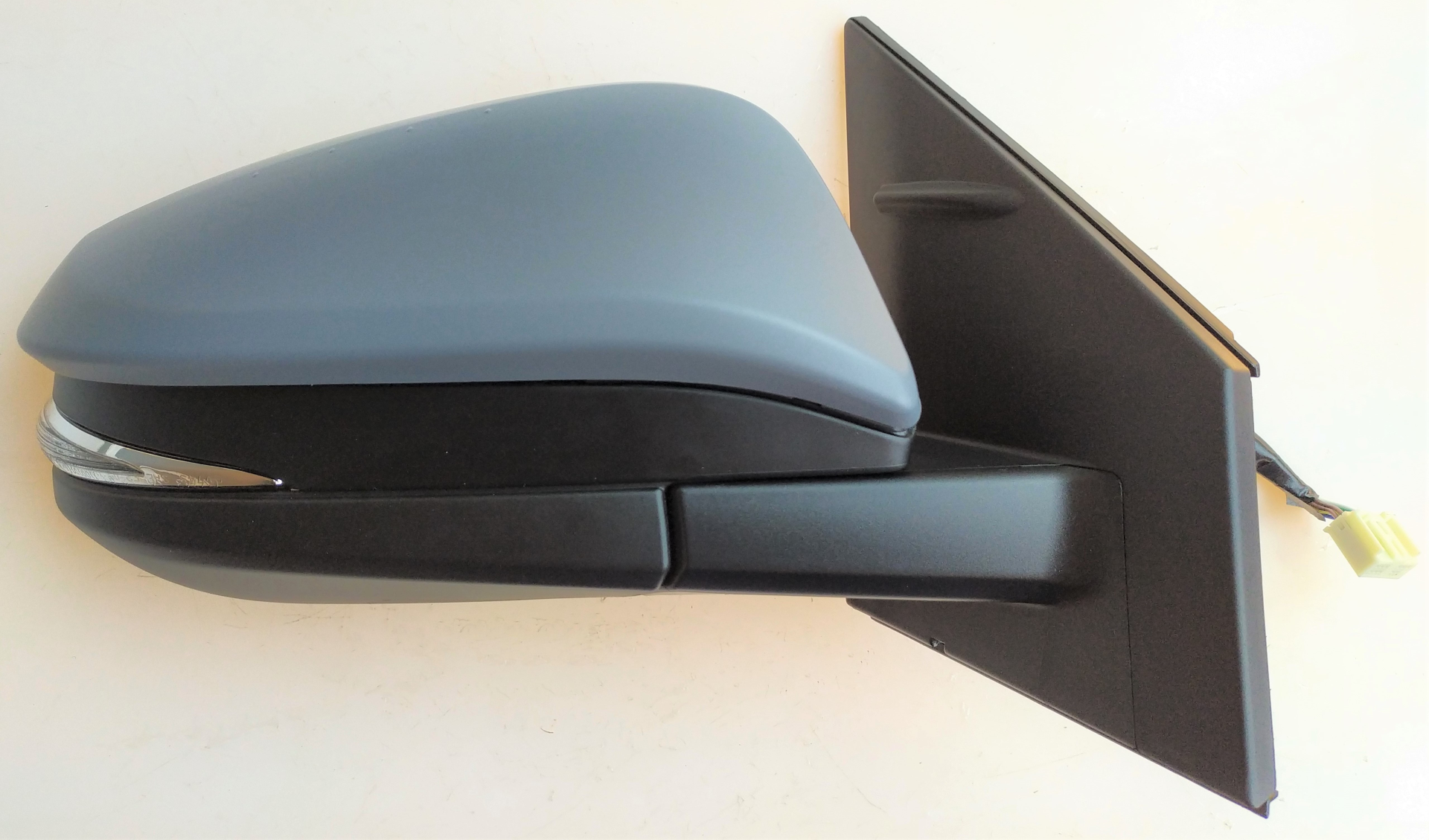 DIŞ DİKİZ AYNA TOYOTA RAV 4 2013-2019 ELEKTRİKLİ KATLANIR ISITMALI ASTARLI SİNYALLİ KARE SOKET SAĞ