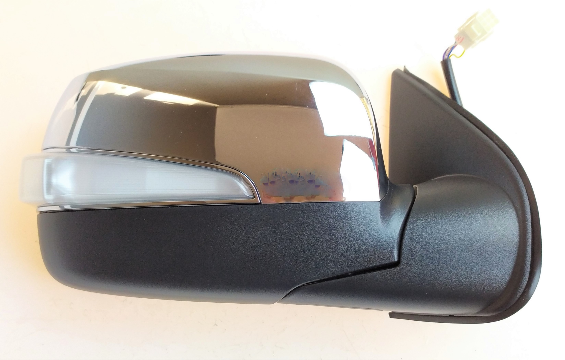 DIŞ DİKİZ AYNA ISUZU D-MAX 2009-2012 ELEKTRİKLİ KATLANIR SİNYALLİ KROM KAPAK SAĞ